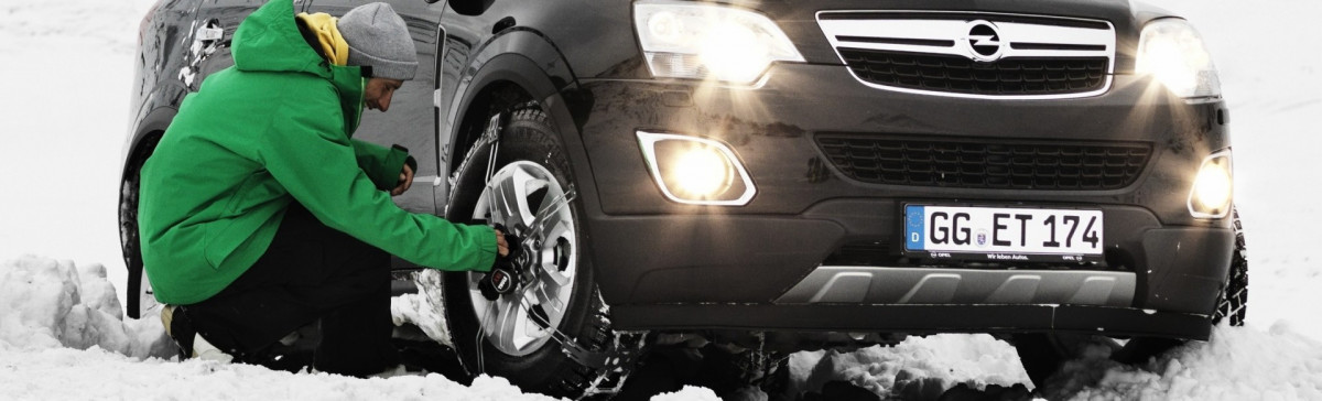 Thule Snow Chains Lifestyle 2 1 10