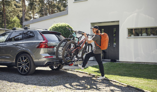 Tow bar mounted bike carriers